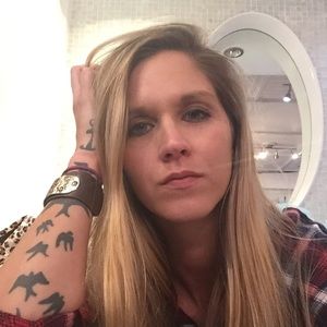 Meet your Posher, Danielle